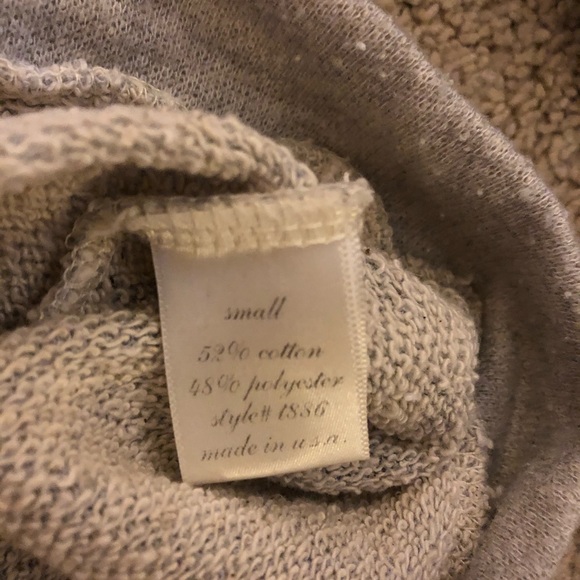 Off shoulder sweater - Picture 3 of 3